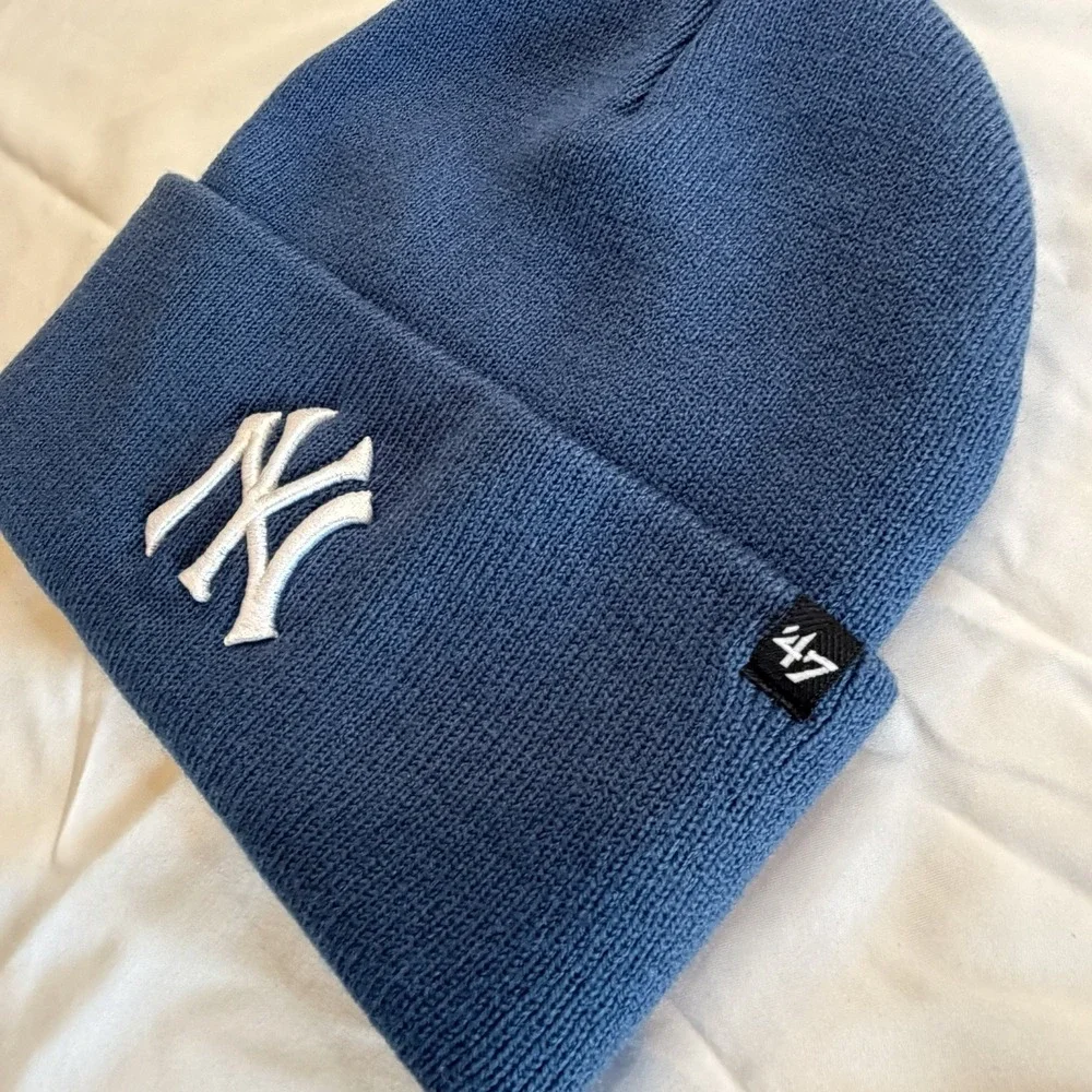 New York Yankees Cuffed Beanie Hat Officially Licensed Soft Acrylic Knit Hat
